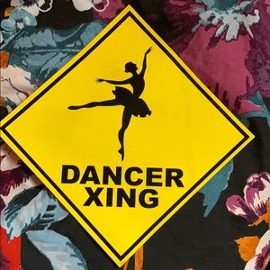 Dancer crossing magnet